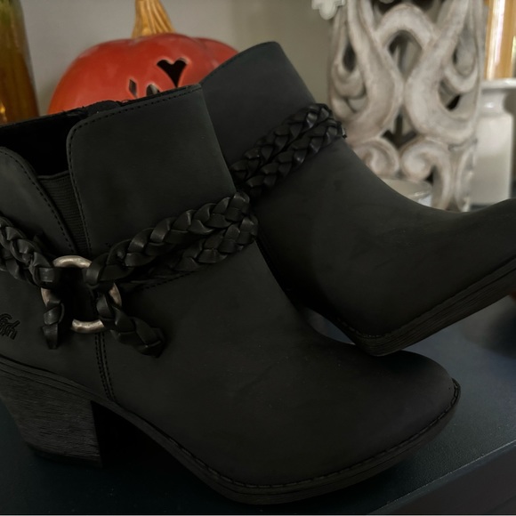 Black suede cowgirl/western boots. - Picture 1 of 6